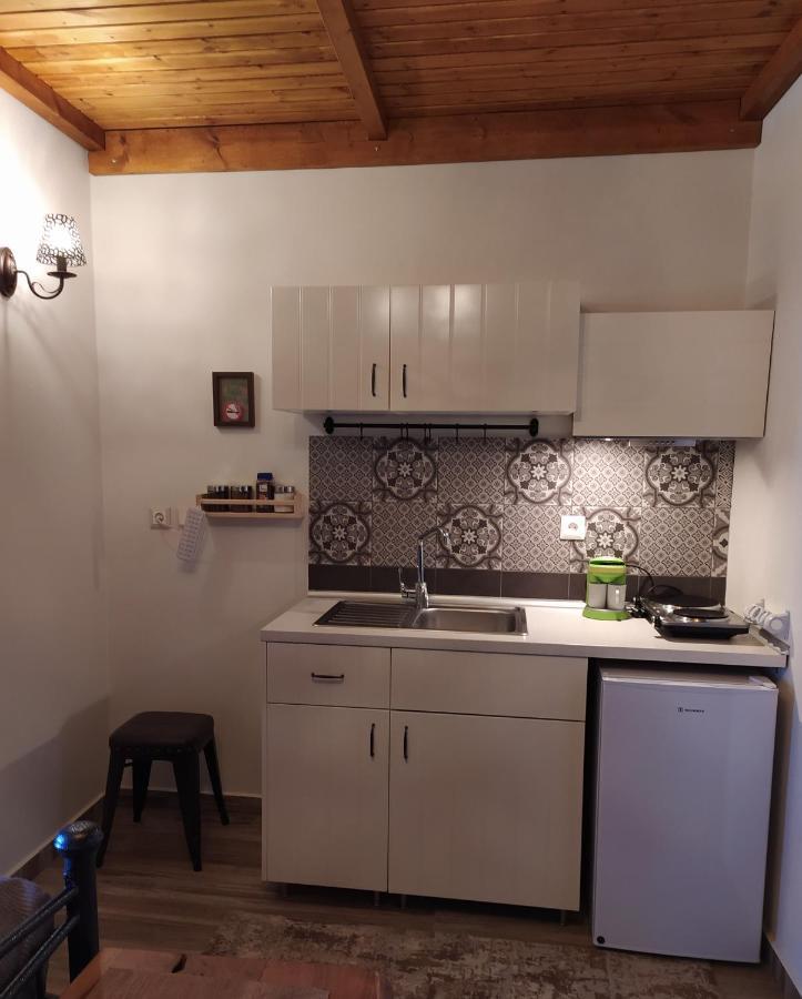 Rustic House Apartment Embonas Exterior photo